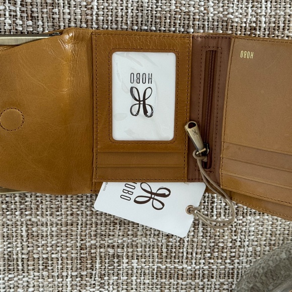 HOBO ROBIN Trifold Wallet Compact in Natural NWT - Picture 6 of 16